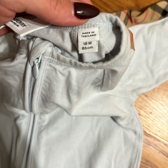 BURBERRY - BABY ICE BLUE PLAYSUIT - SIZE 18M - Picture 5 of 6